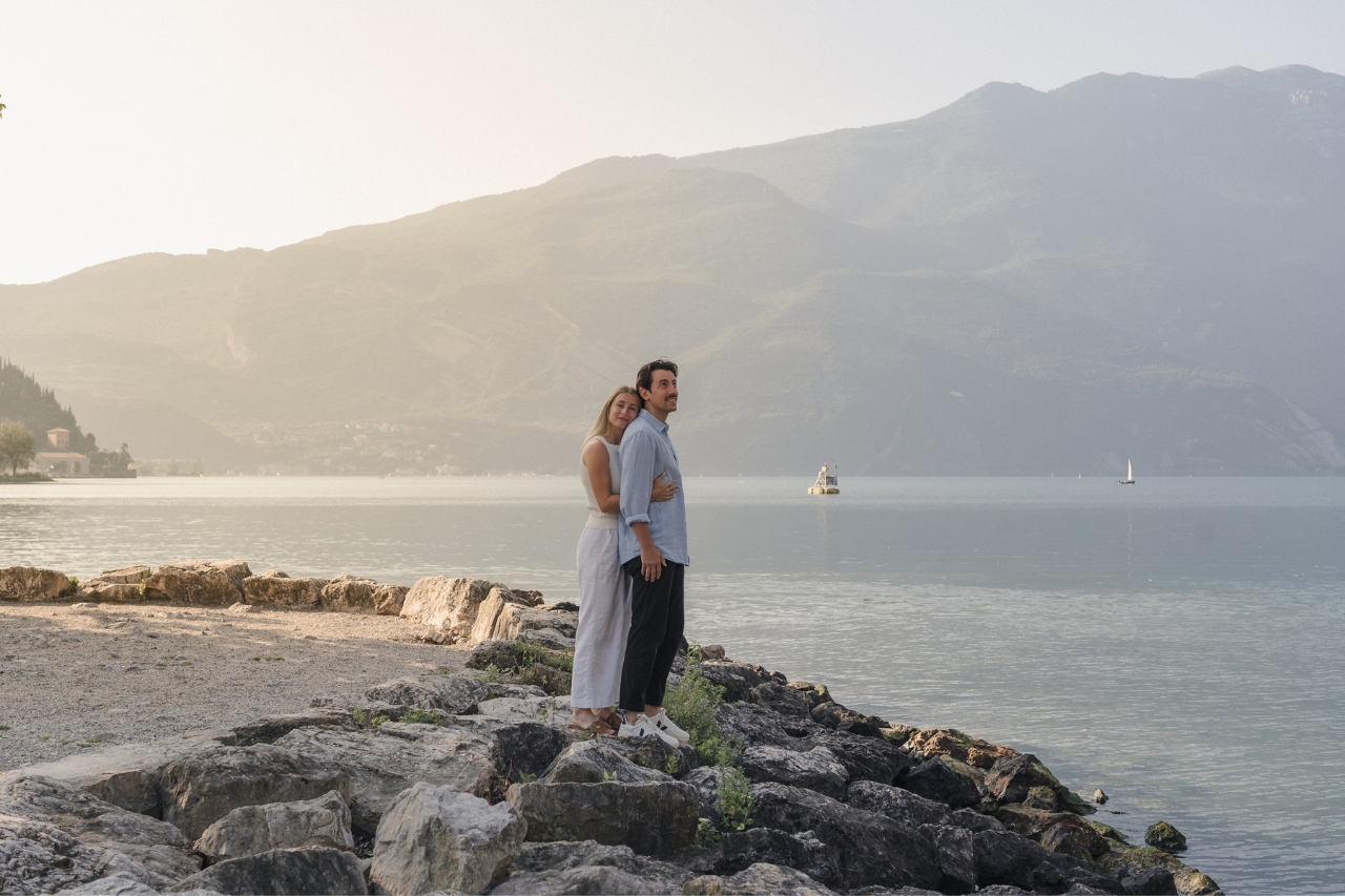 lake-garda-proposal-photographer-local-lens-riva-del-garda