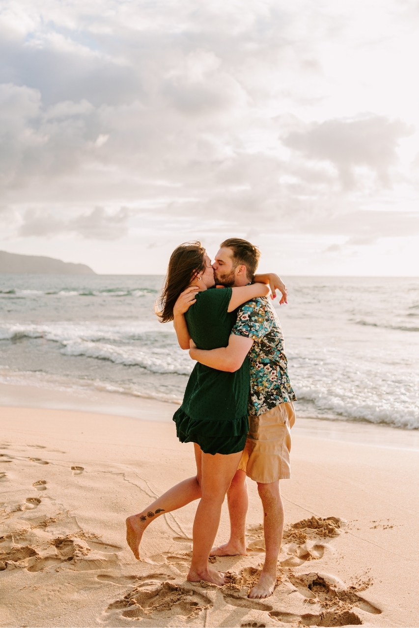 hire a proposal photograhper in Oahu