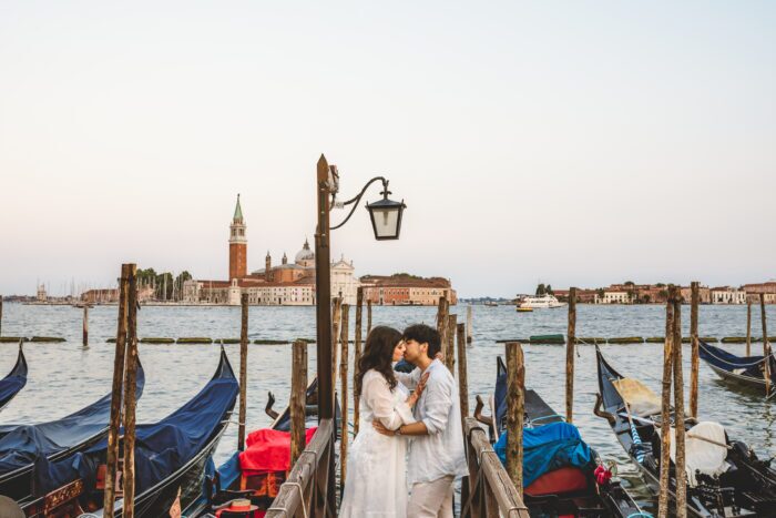 Photography session in Venice captured by a professional local photographer