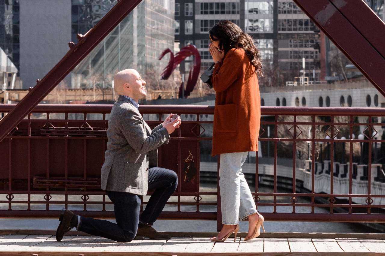 featured photo spot in Chicago for proposals photo shoots