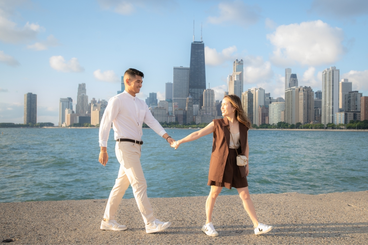 featured photo spot in Chicago for proposals photo shoots