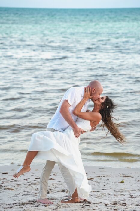 key-west-florida-proposal-photographer-local-lens-smathers-beach