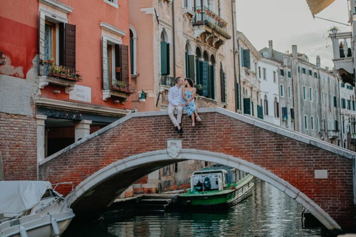 venice-proposal-local-lens-libreria-acqua-alta-