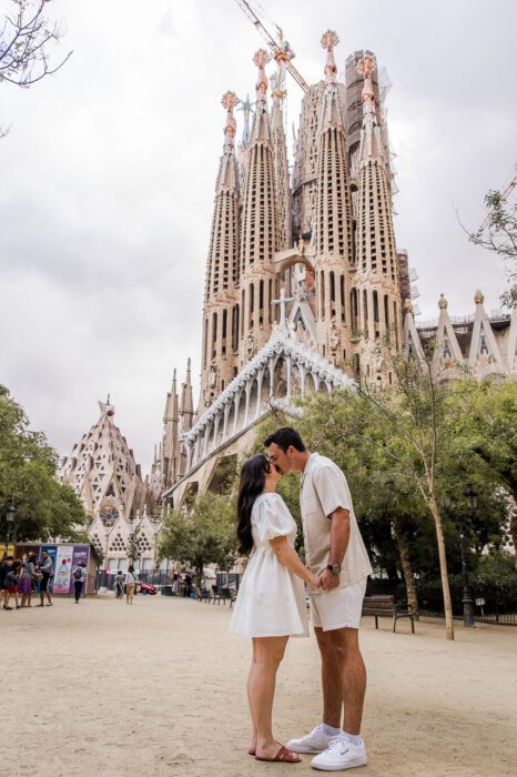 barcelona-proposal-local-lens-basiฬlica-de-la-sagrada-famiฬlia