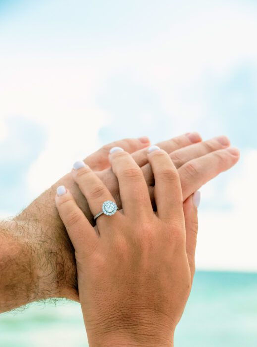 seaside-marriageproposal-sara-30473-7