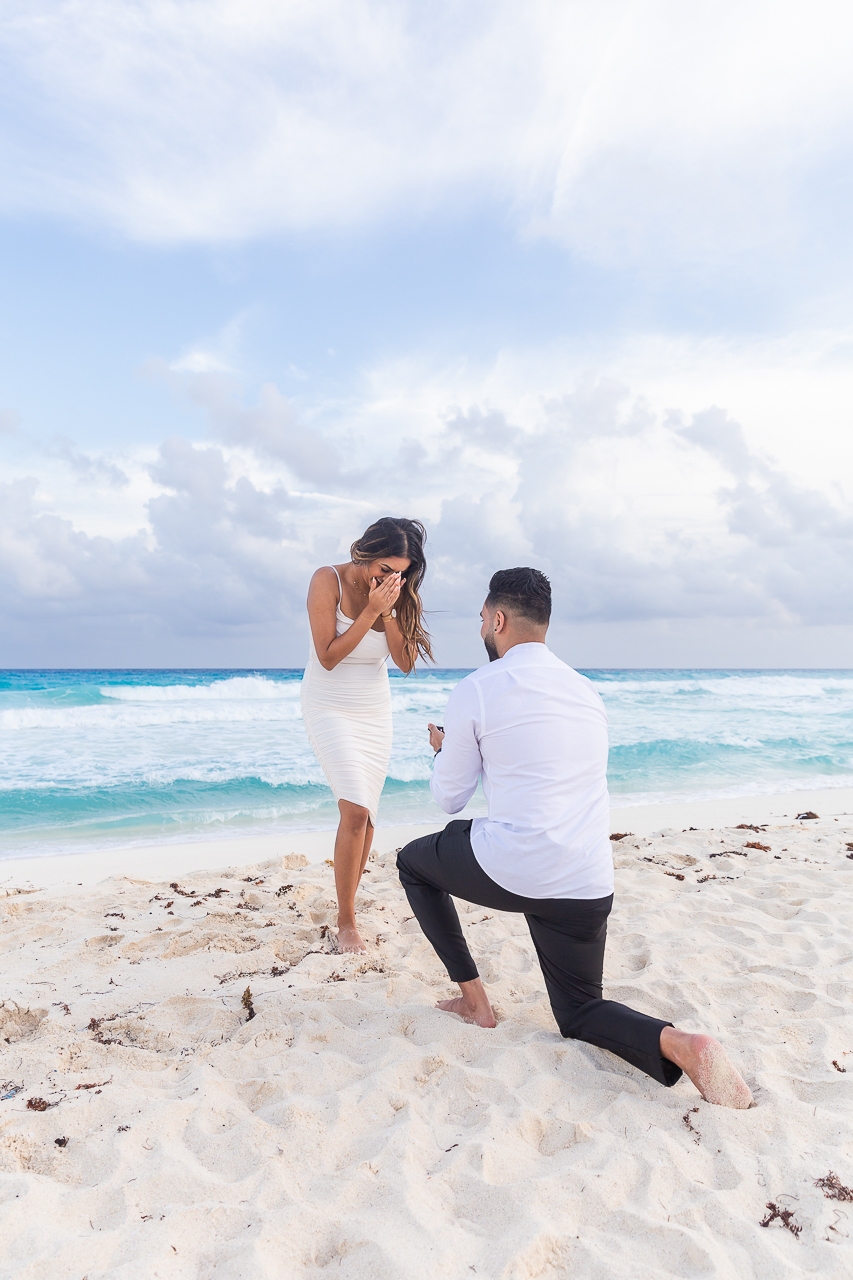 hire a proposal photograhper in Cancun