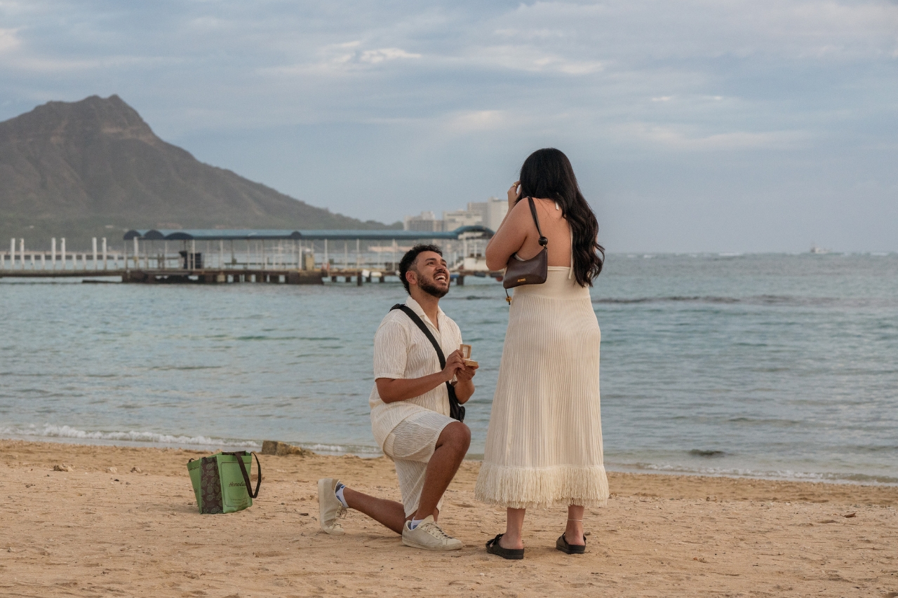 featured photo spot in Honolulu for proposals photo shoots