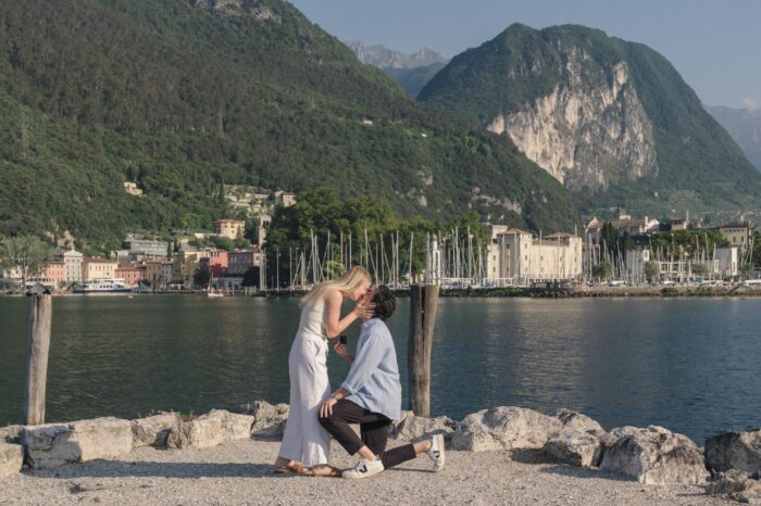 lake-garda-proposal-photographer-local-lens-riva-del-garda