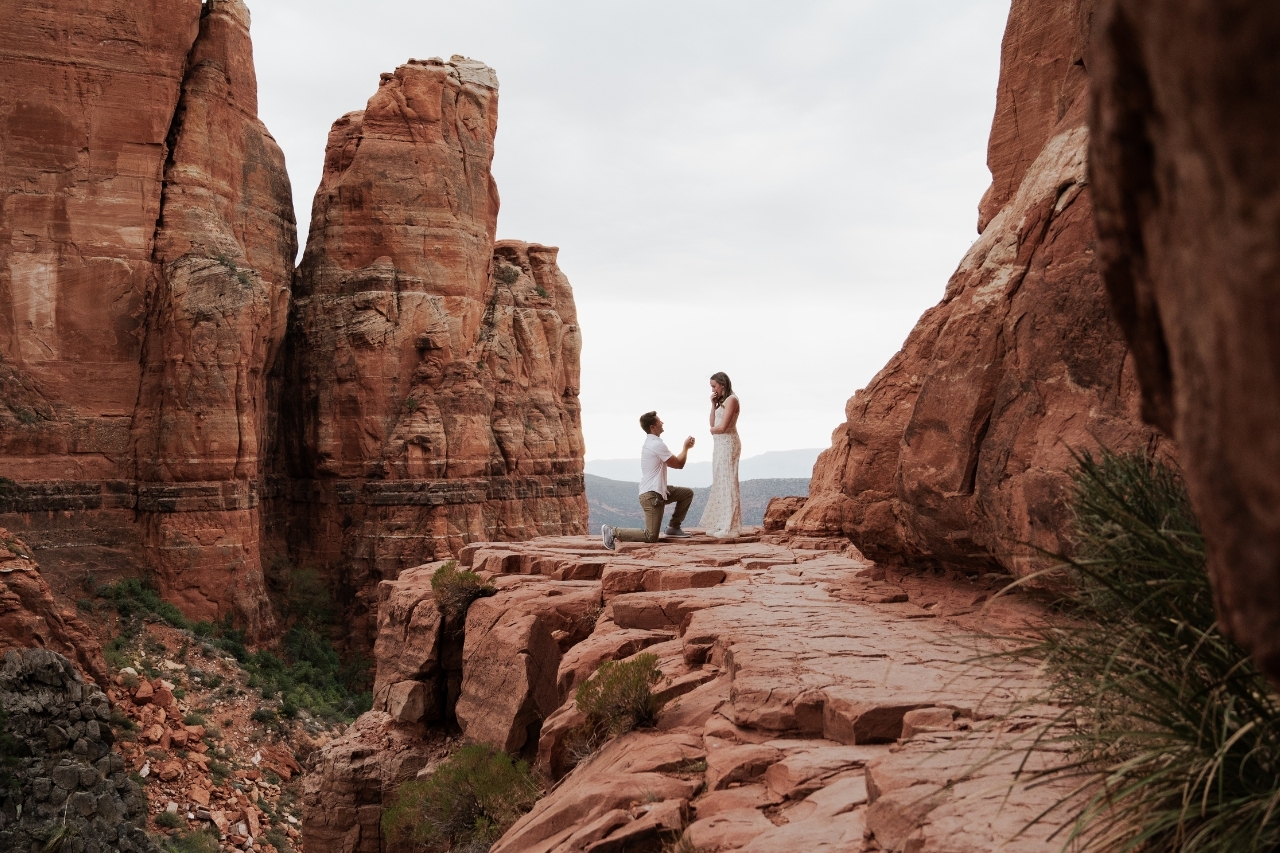 sedona-proposal-photographer-local-lens-cathedral-rock