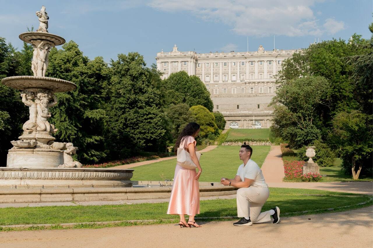 featured photo spot in Madrid for proposals photo shoots